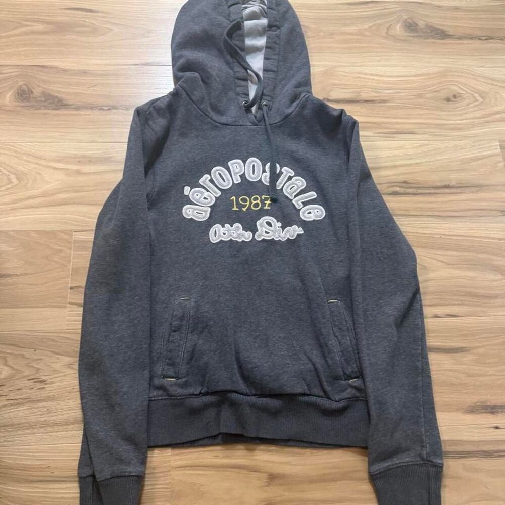 Vintage 00s Gray Aeropostale hoodie embroidered Size womens Medium